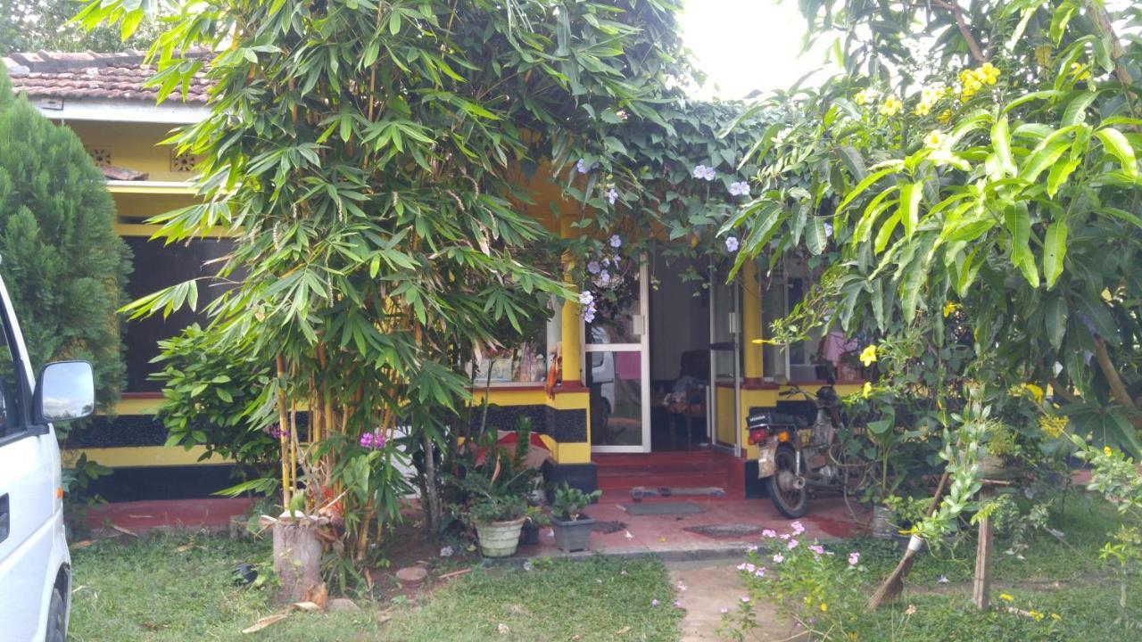 Ananda Home Stay And Restaurant Tangalle Buitenkant foto